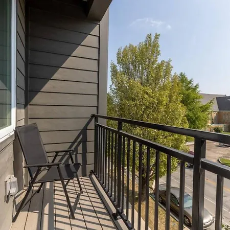 Affordable 1Bd, Comfy Queen Beds, With Gym